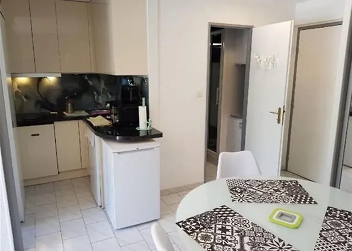 아파트 Sol-y-days Cyprianes Moderne Avec Piscine 라그랑모트